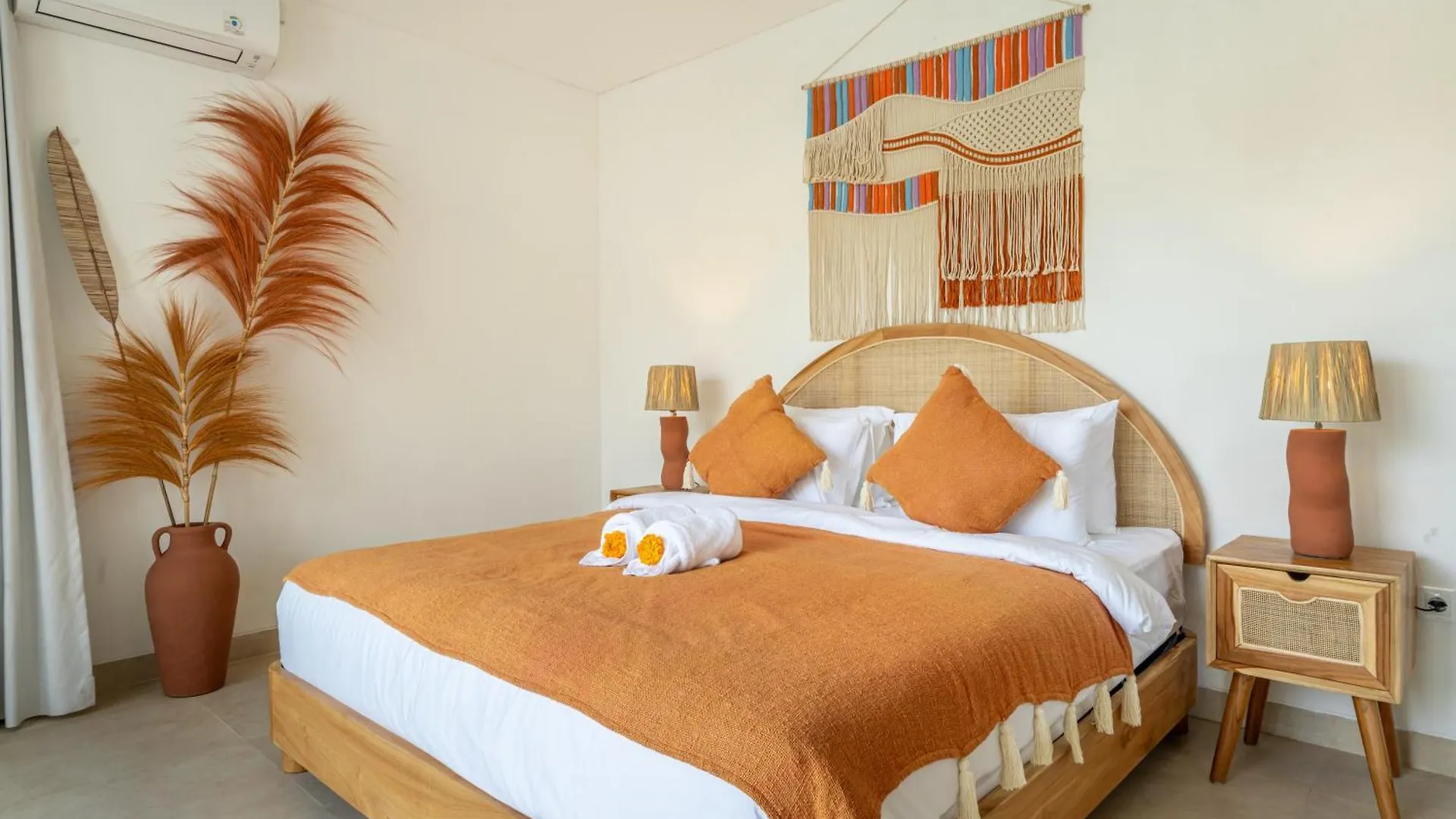 Luxury Ultimate Experience - Brand New Villa In Kerobokan With Oversized Pool - Your Perfect Getaway! Canggu  0*, Canggu (Bali) Indonesia