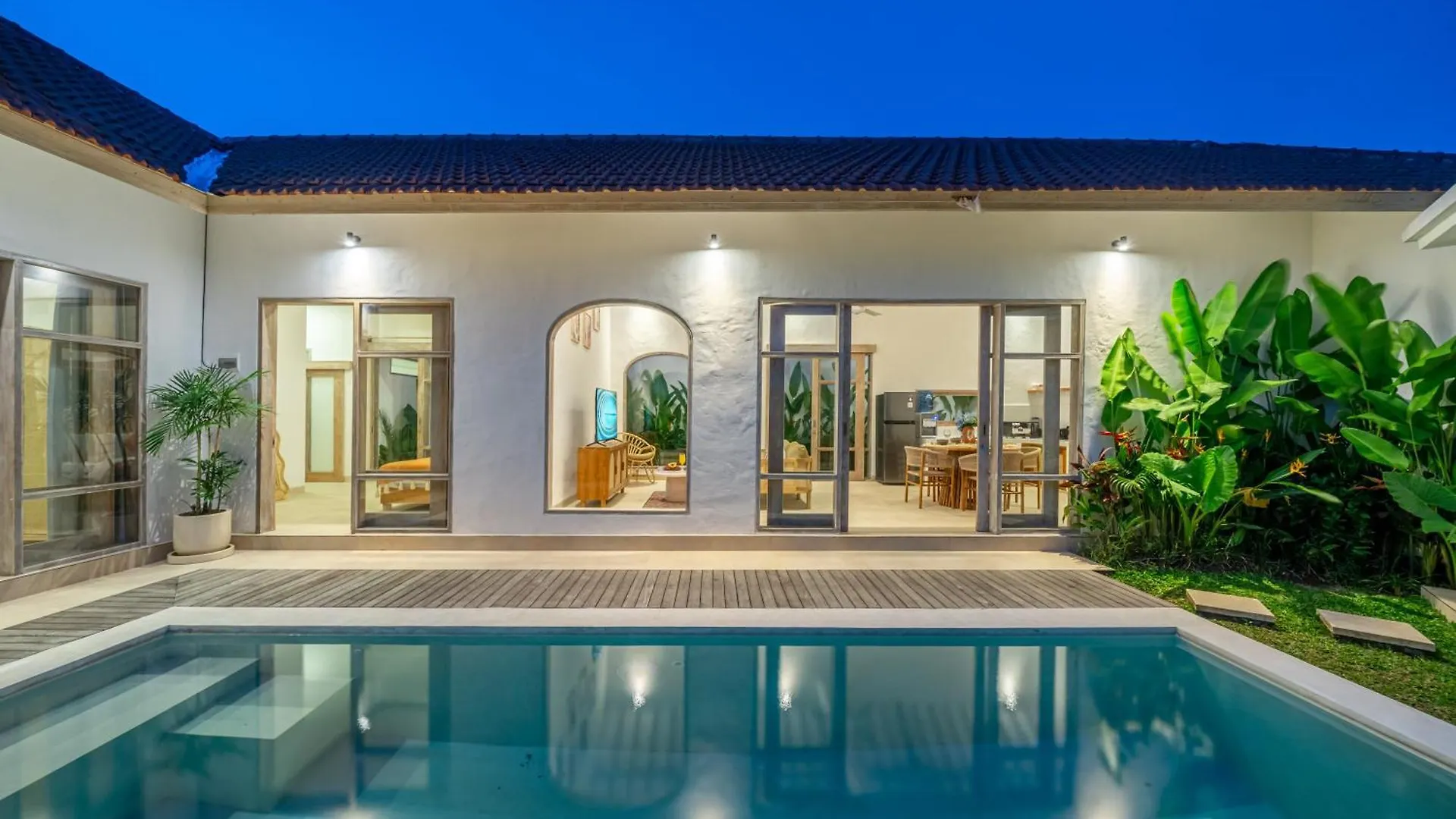 Luxury Ultimate Experience - Brand New Villa In Kerobokan With Oversized Pool - Your Perfect Getaway! Canggu
