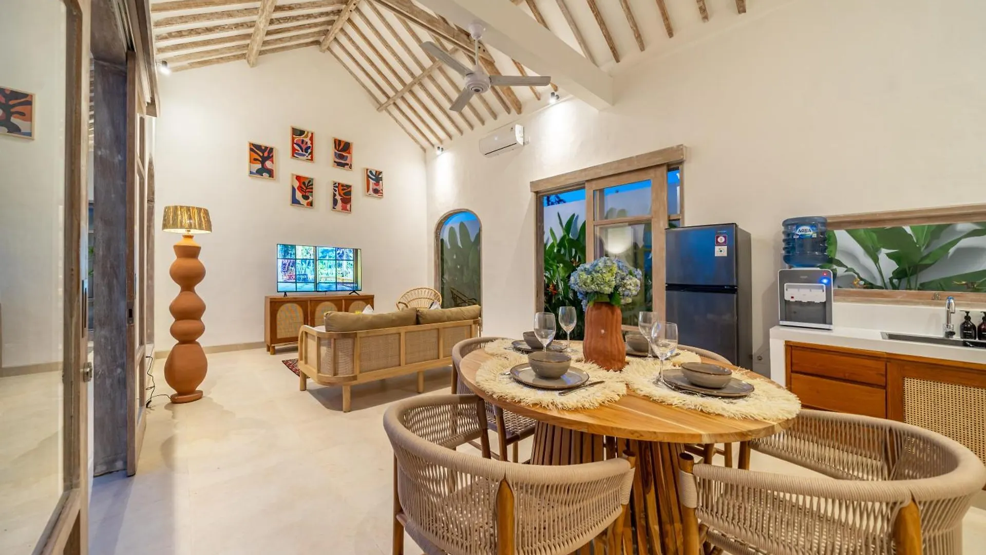 Luxury Ultimate Experience - Brand New Villa In Kerobokan With Oversized Pool - Your Perfect Getaway! Canggu  Indonesia