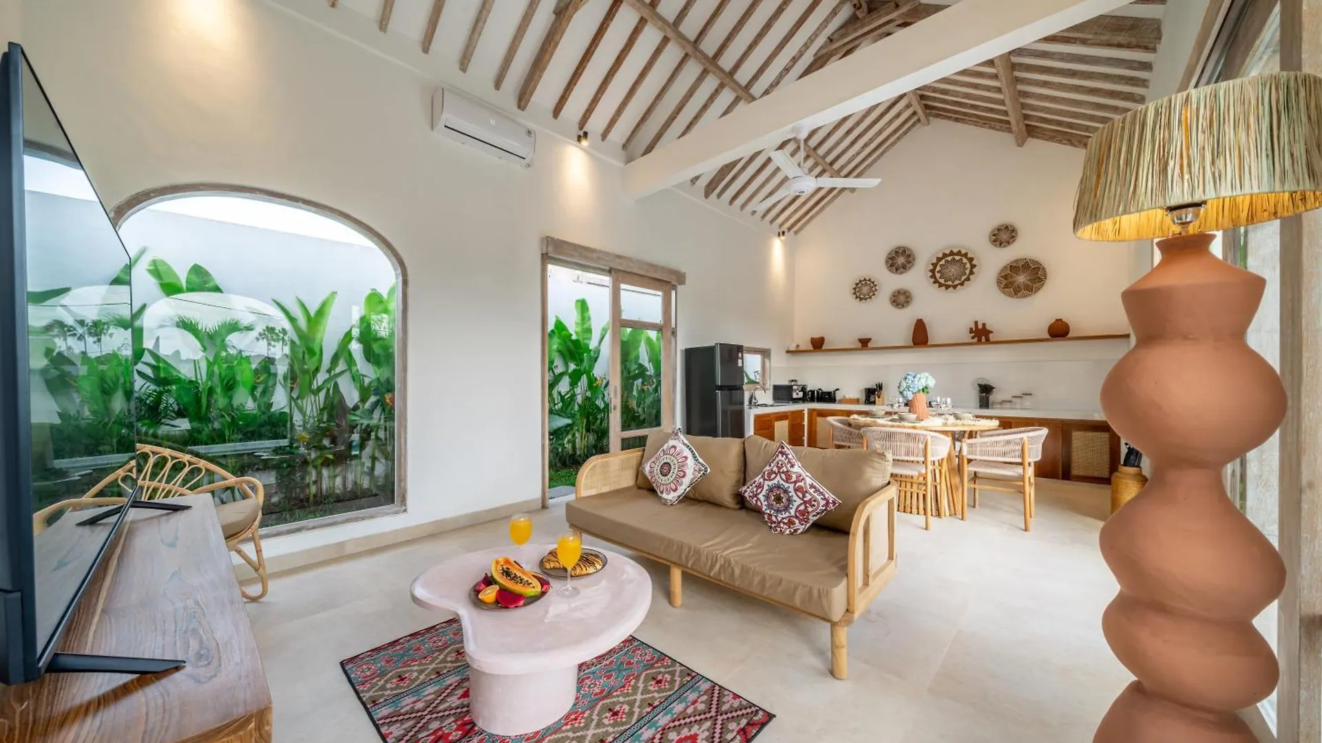 Luxury Ultimate Experience - Brand New Villa In Kerobokan With Oversized Pool - Your Perfect Getaway! Canggu